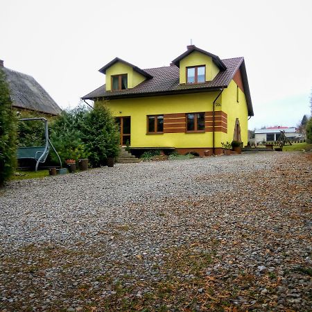Pokoje Na Wiejskiej Naleczow Exterior photo