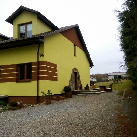 Pokoje Na Wiejskiej Naleczow Exterior photo