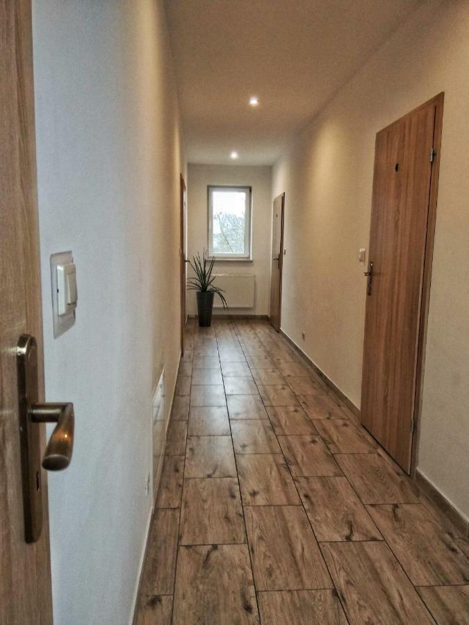 Pokoje Na Wiejskiej Naleczow Exterior photo