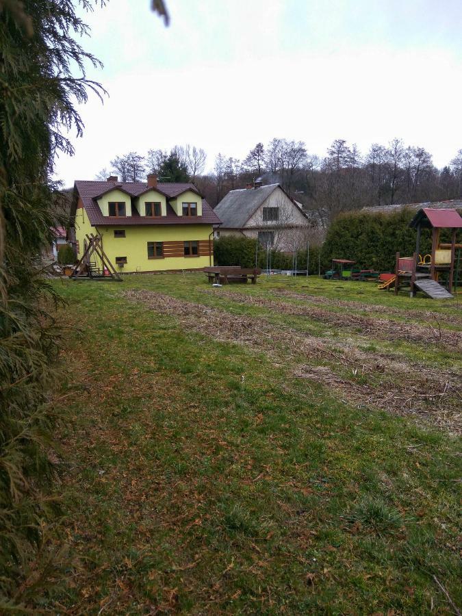 Pokoje Na Wiejskiej Naleczow Exterior photo